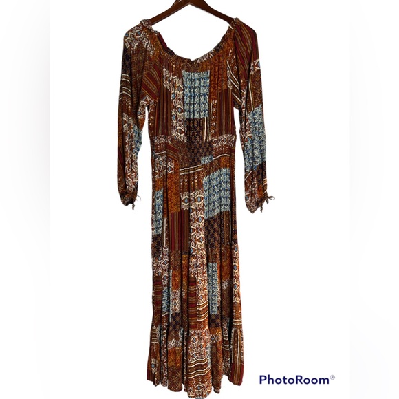 Off The shoulder Maxi Dress - Picture 5 of 5